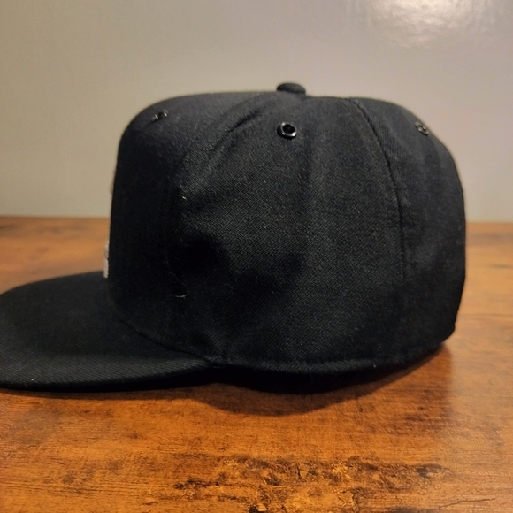 Mitchell & Ness Black CAVS Embroidered Hat - Picture 2 of 4